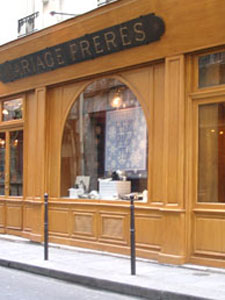The shop at 30, rue du Bourg-Tibourg
