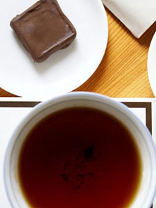 Tea and chocolate are a tasty and heart healthy combo