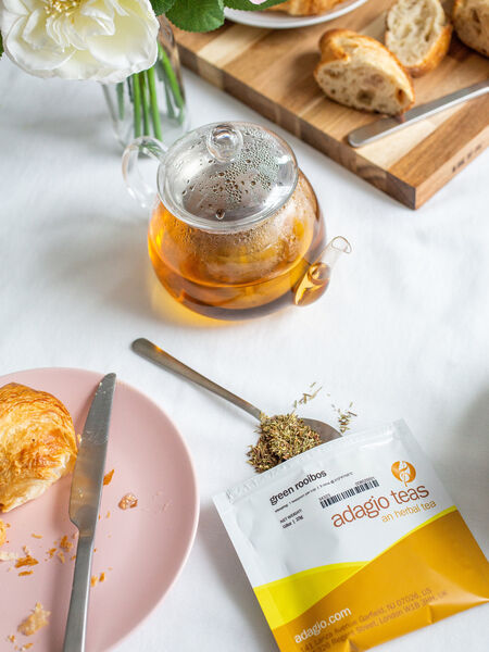 Green Rooibos is a light tea that is perfect for those moments when you crave the taste of green tea but just want to rest and wind down after a busy day.
