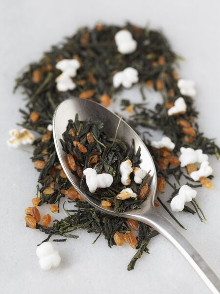 The name of this tea comes from the Japanese for roasted rice (Genmai) and Tea (Cha).