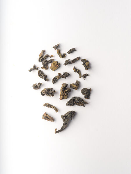 Grown at an elevation between 800 and 1000 meters above sea level, they were harvested in May by hand from 20-year-old trees. Referred to locally as 